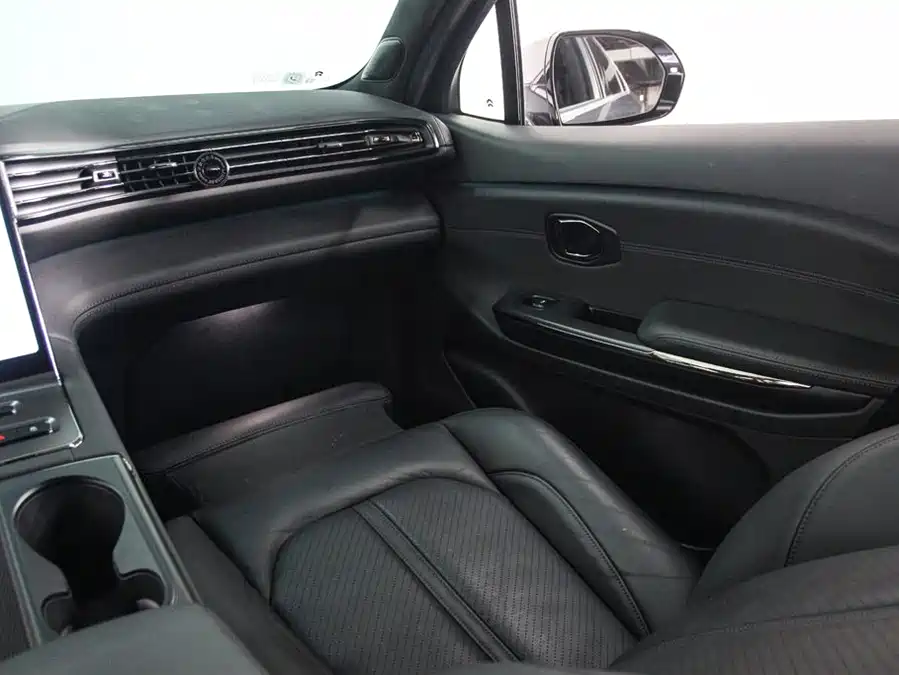 900x675_0_q87_c42_autohomecar__ChxoHWfZG12AXaaYAAFmxUWbSMY787.jpg.webp Used NIO EC6 2020 440KM Performance Edition