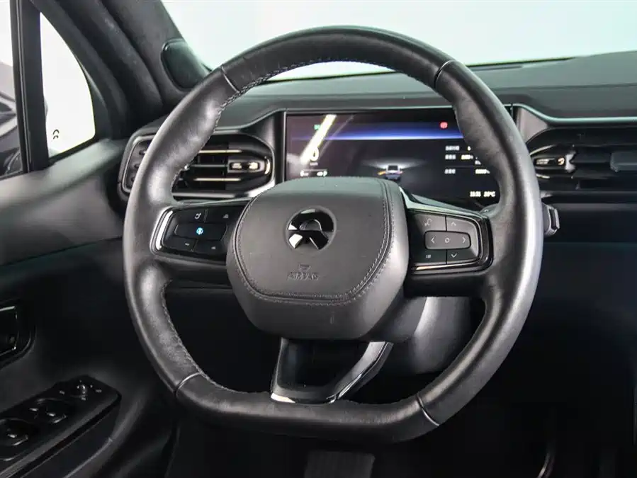 900x675_0_q87_c42_autohomecar__ChxoHmfZG12ALzTMAAFwpc_zals467.jpg.webp Used NIO EC6 2020 440KM Performance Edition