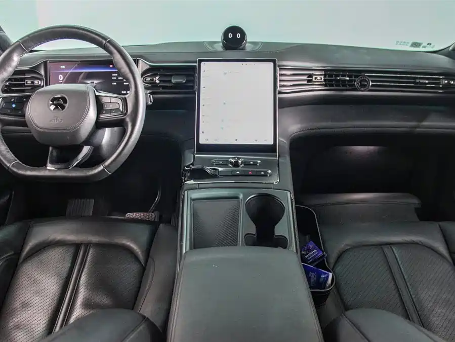 900x675_0_q87_c42_autohomecar__ChxoHmfZG1uAEfFwAAGyOI2KkcY768.jpg.webp Used NIO EC6 2020 440KM Performance Edition