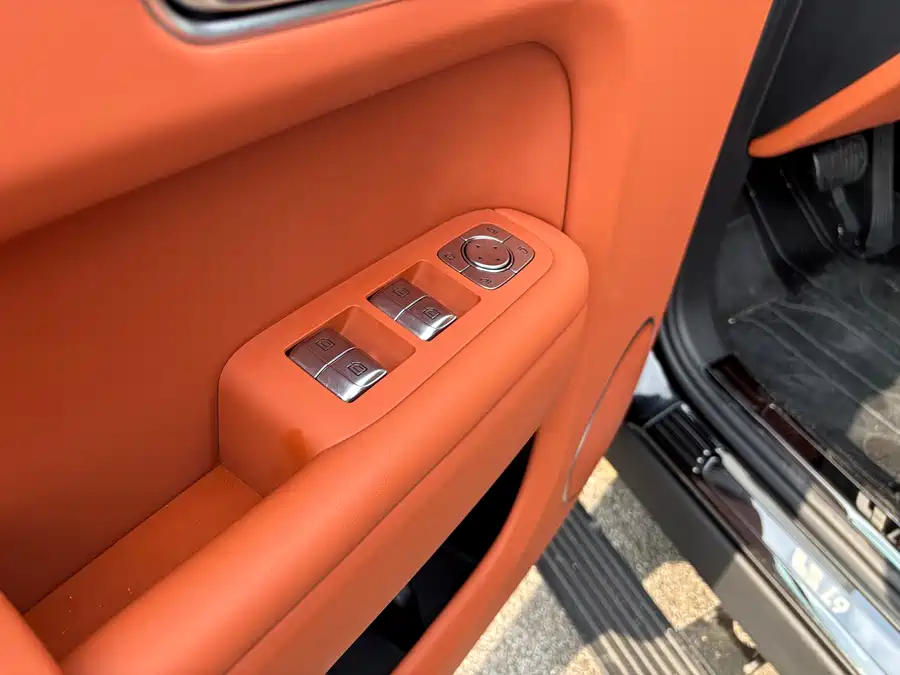 900x675_0_q87_c42_autohomecar__ChxpV2iS5e-AHBACAAYyFB2uJkI822.jpg.webp Used Li Auto L9 2024 Ultra