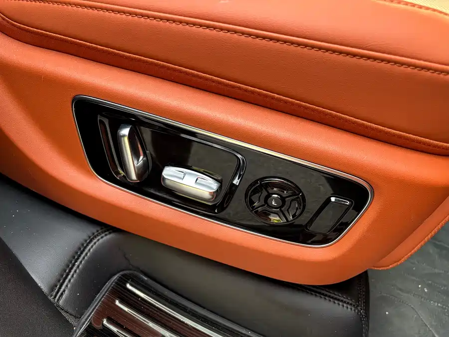 900x675_0_q87_c42_autohomecar__ChxpV2iS5gGAD7b-AAs1C__C70g547.jpg.webp Used Li Auto L9 2024 Ultra