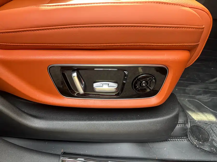 900x675_0_q87_c42_autohomecar__ChxpV2iS5gWACiOLAAsuuQ_uhUw915.jpg.webp Used Li Auto L9 2024 Ultra