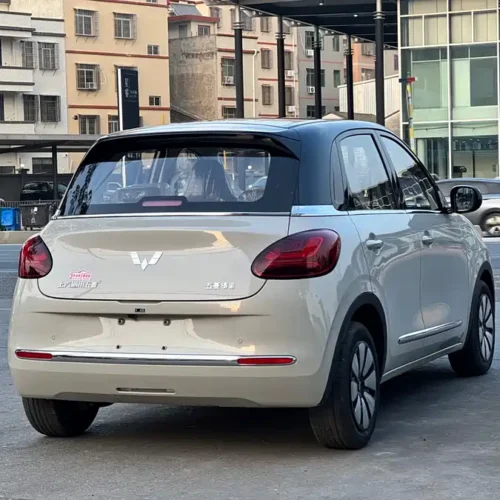 900x675_0_q87_c42_autohomecar__ChxpV2iqdA6AT0MbAAr-kzUv3fs499.jpg.webp Used Wuling Bingo 2025 model 333km Yuexiang model