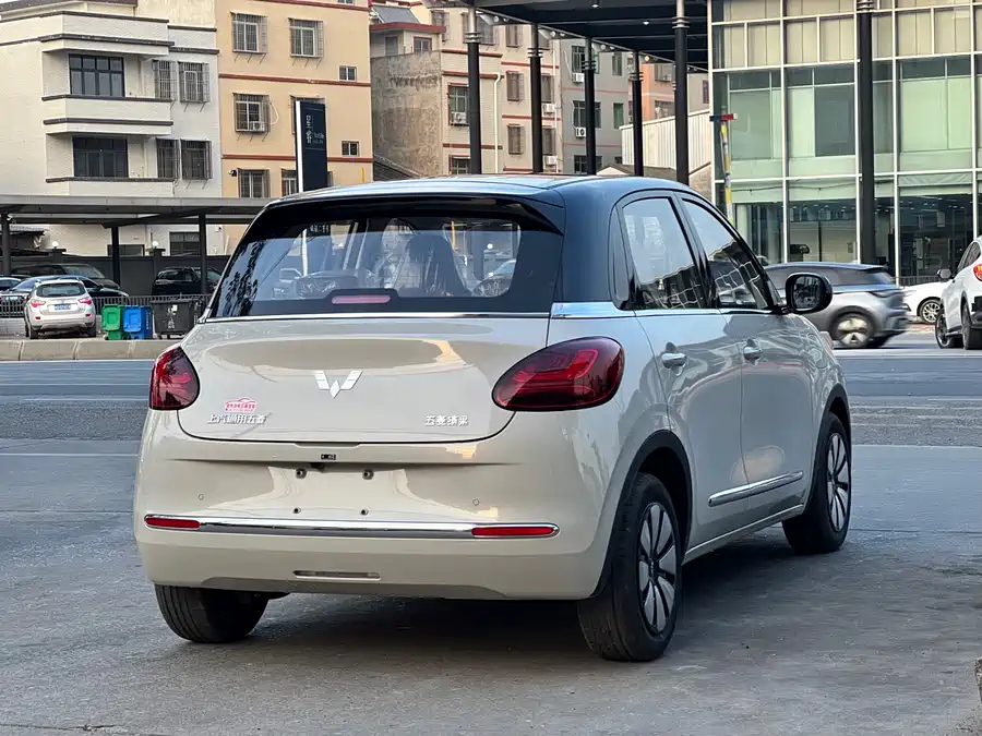 900x675_0_q87_c42_autohomecar__ChxpV2iqdA6AT0MbAAr-kzUv3fs499.jpg.webp Used Wuling Bingo 2025 model 333km Yuexiang model