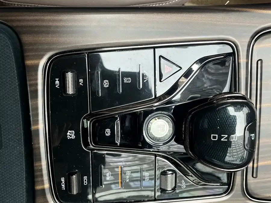 900x675_0_q87_c42_autohomecar__ChxpV2j7kKKAXGOsAAtRBs9xzQ0607.jpg.webp Used BYD Han 2020 DM four-wheel drive performance version luxury model