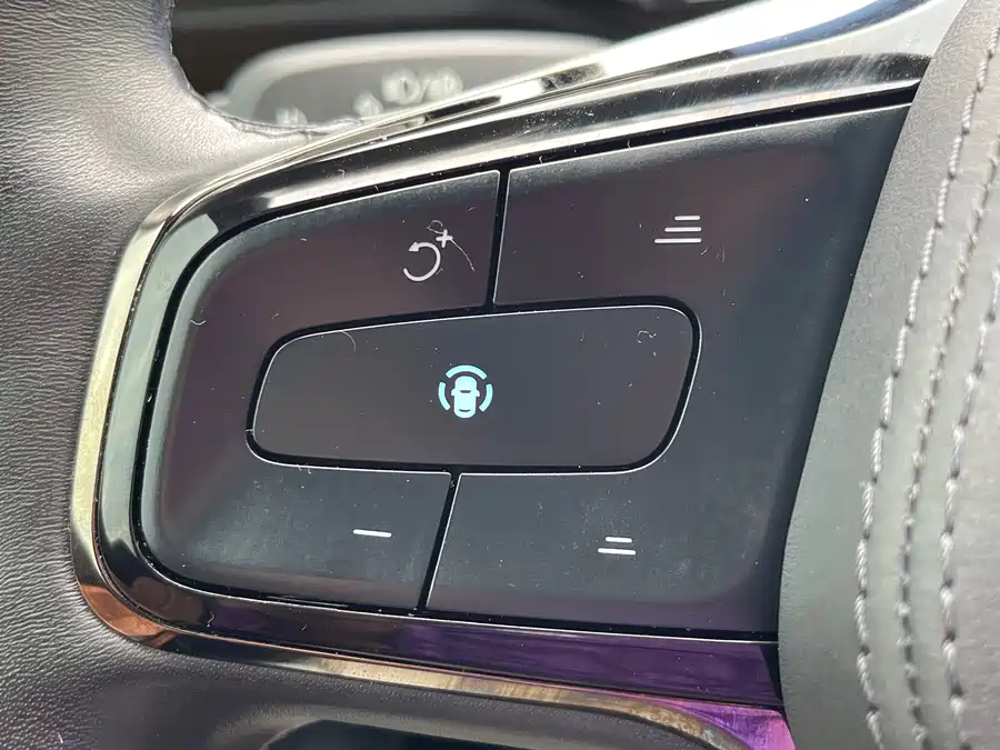 900x675_0_q87_c42_autohomecar__ChxpV2j9yXaAZPNIAAlV2vNcBgQ215.jpg.webp Used NIO ES8 2020 580KM six-seater version