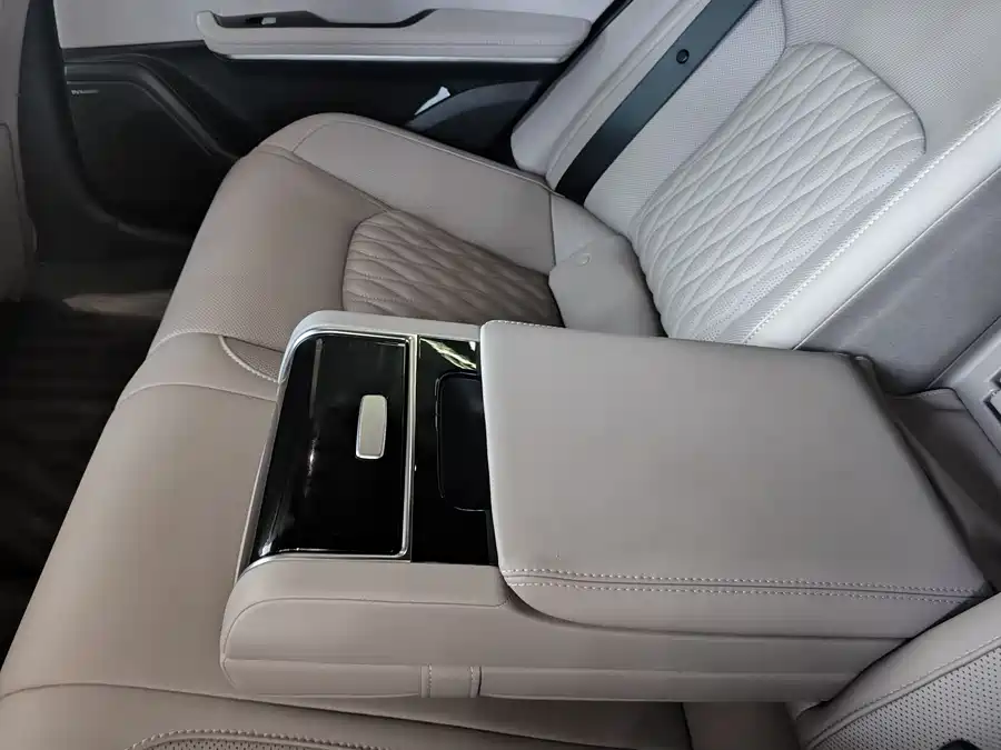 900x675_0_q87_c42_autohomecar__ChxpV2jTl3eAPRK9AAR-YF4odAc015.jpg.webp Used BYD Han 2025 EV 701KM lidar smart driving model