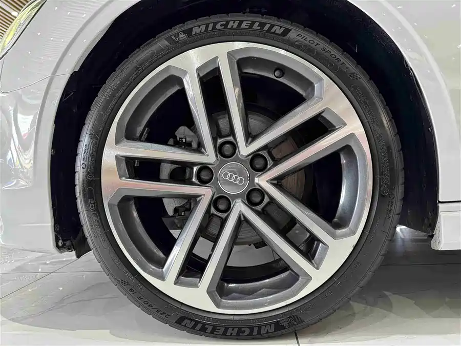 900x675_0_q87_c42_autohomecar__ChxpV2jd7tKAK93UAAJLPO0WVs4880.jpg.webp Used Audi A3 2020 Limousine 35 TFSI Sports National V