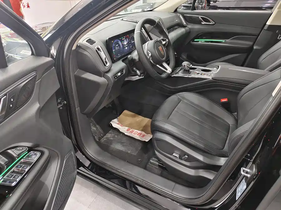 900x675_0_q87_c42_autohomecar__ChxpV2jeDjOAC-fGAAbQGjeDOkg056.jpg.webp Used Hongqi HS3 PHEV 2024 115km Jinwei Edition