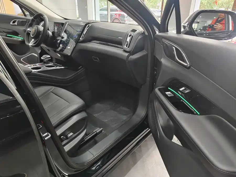 900x675_0_q87_c42_autohomecar__ChxpV2jeDjiAcmppAAS9q56u-9Y452.jpg.webp Used Hongqi HS3 PHEV 2024 115km Jinwei Edition