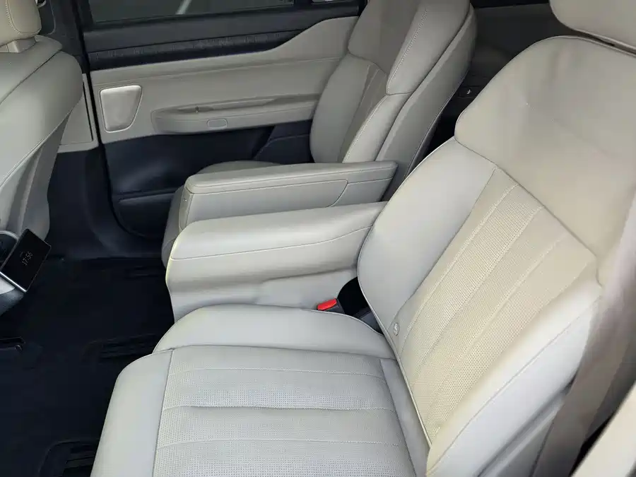 900x675_0_q87_c42_autohomecar__ChxpV2jmRtqAVZa1AAOYs4q3jgU419.jpg.webp Used NIO ES8 2024 model 75kWh