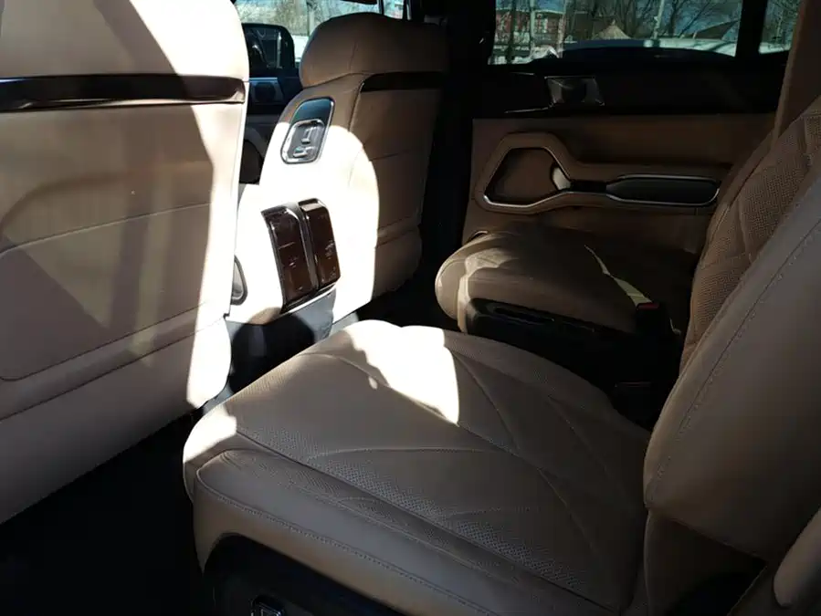 900x675_0_q87_c42_autohomecar__ChxpV2k09MaACMZfAAEeKU8hnFY369.jpg.webp Used BYD Leopard 8 2025 Zhiyong flagship drone version 6 seats