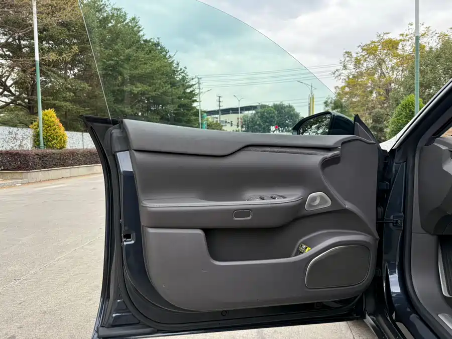 900x675_0_q87_c42_autohomecar__ChxpV2k1HgGAeEhAAAgm5xMeVE8935.jpg.webp Used NIO ET7 2022 model 100kWh first edition