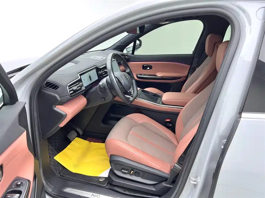 900x675_0_q87_c42_autohomecar__ChxpV2k1OzOAD7CkAAHARSySgzI484.jpg.webp Used NIO EC6 2020 465KM Sports Edition