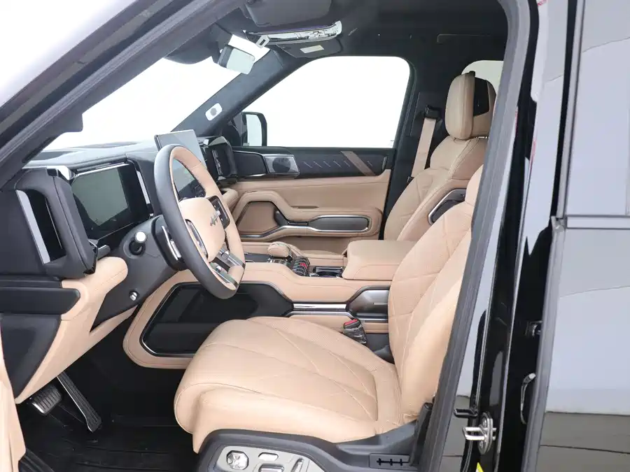 900x675_0_q87_c42_autohomecar__ChxpV2k2P_GAUuMfAAPshCXmdek261.jpg.webp Used BYD Leopard 8 2025 Zhiyong flagship version 7 seats