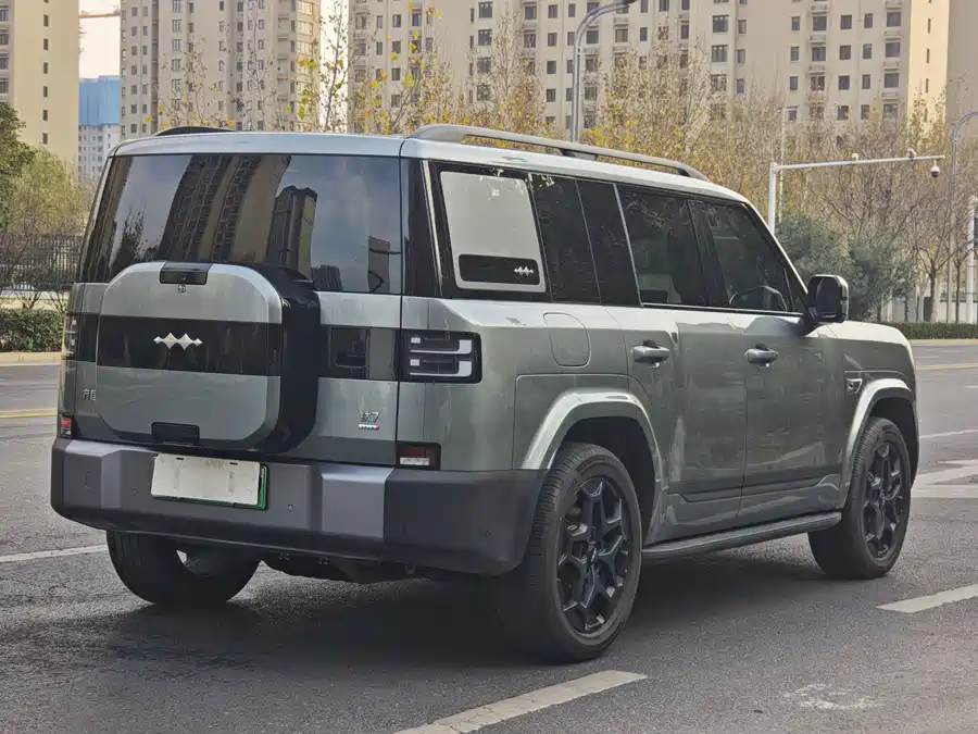 900x675_0_q87_c42_autohomecar__ChxpV2k2u2KAI9VHAAcNJA5wVZY369.jpg.webp Used BYD Leopard Titanium 7 2025 190KM four-wheel drive Ultra version