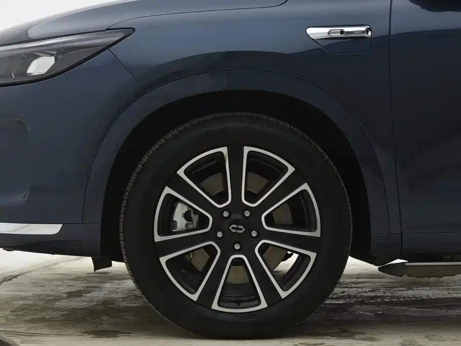 900x675_0_q87_c42_autohomecar__ChxpV2k3wZWAS9bpAAJ8-gIzHkw628.jpg.webp Used HUAWEI AITO M7 2024 1.5T Intelligent Driving Four-wheel Drive Ultra Version 5 Seats