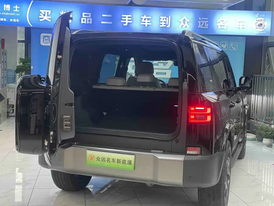 900x675_0_q87_c42_autohomecar__ChxpV2k44WqAcw7AAAeu7yfHghc520.jpg.webp Used BYD Leopard Titanium 7 2025 190KM four-wheel drive Ultra version