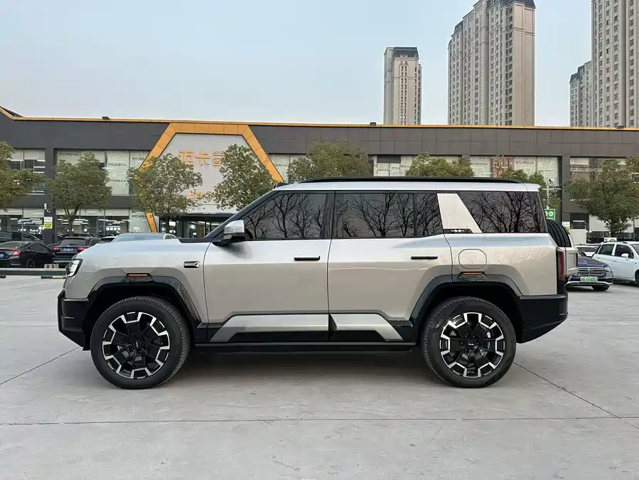 Used BYD Leopard 8 2025 Zhiyong flagship version 6 seats