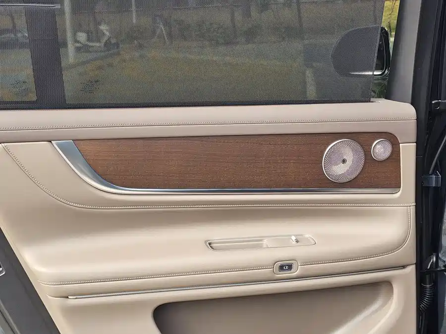 900x675_0_q87_c42_autohomecar__ChxpV2k6SliAY0sRAAj6zJSuvW0041.jpg.webp Used AITO M9 2024 extended range Max version 42kWh 5-seater version