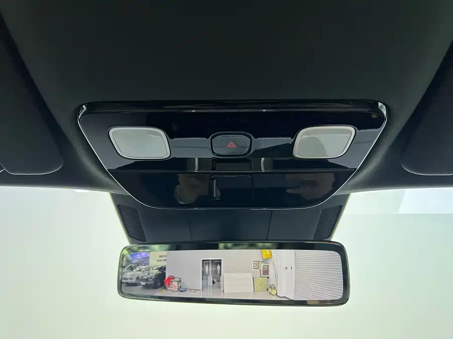 900x675_0_q87_c42_autohomecar__ChxpV2k6Wc6ABR3-AAdB8Z2RoE4181.jpg.webp Used Li Auto L9 2025 Ultra smart refresh version