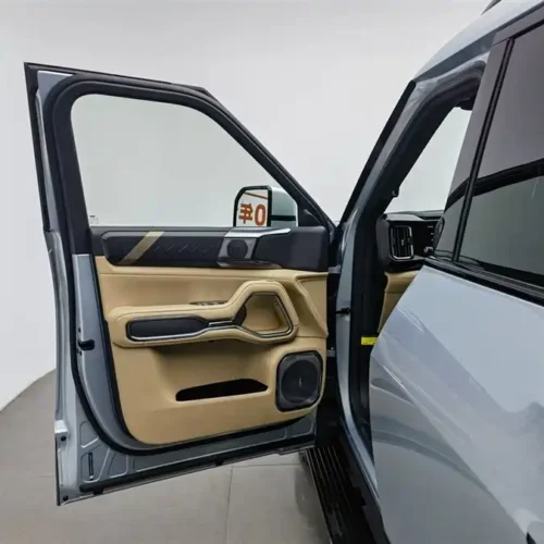 900x675_0_q87_c42_autohomecar__ChxpV2k6XRiAMZyuAAFYGtXelmc717.jpg.webp Used BYD Leopard 8 2025 Zhiyong flagship version 7 seats