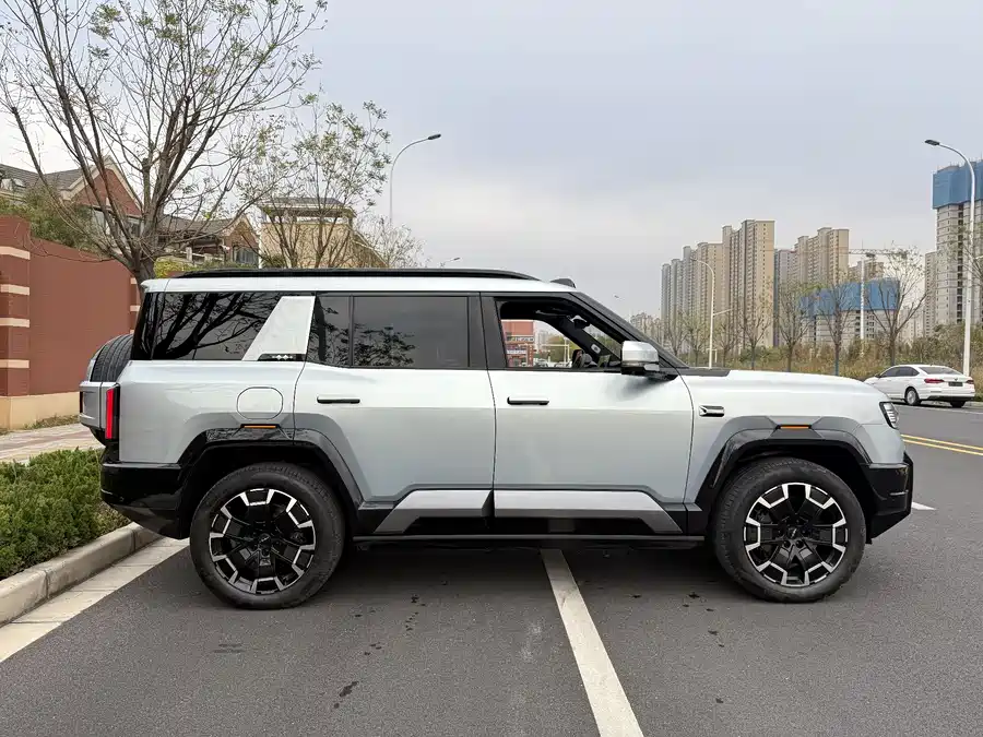 Used BYD Leopard 8 2025 Zhiyong flagship version 7 seats