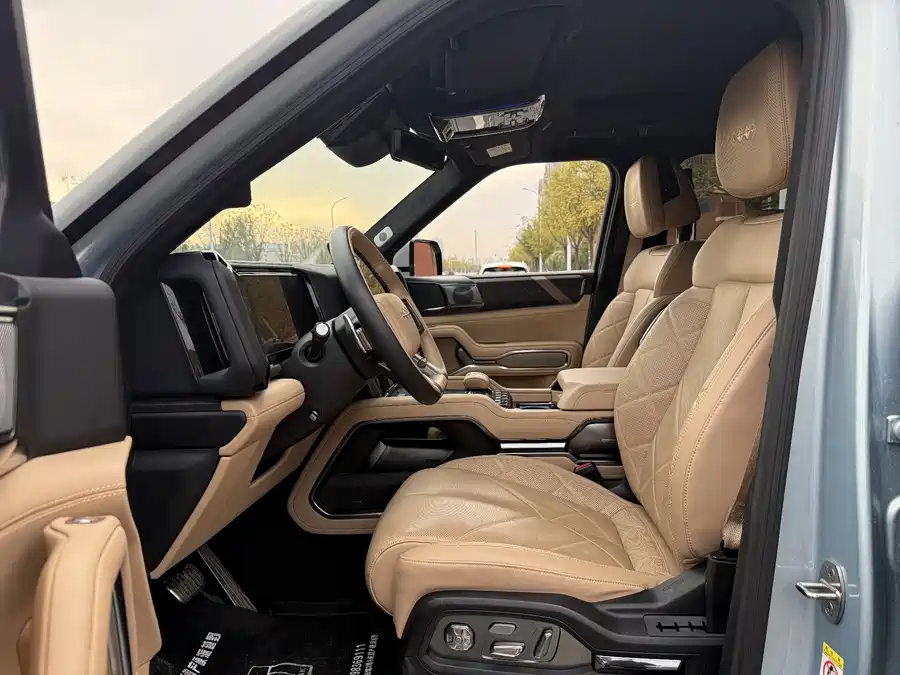 Used BYD Leopard 8 2025 Zhiyong flagship version 7 seats