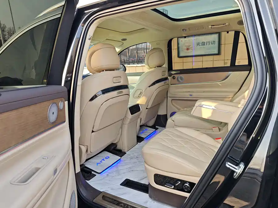 Used AITO M9 2024 extended range Ultra version 42kWh 6-seater version
