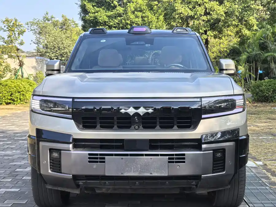 900x675_0_q87_c42_autohomecar__ChxpV2k6j_iAG73aAAfGTwJmMSg720.jpg.webp Used BYD Leopard 8 2025 Zhiyong flagship version 7 seats