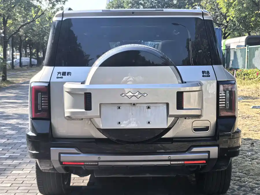 900x675_0_q87_c42_autohomecar__ChxpV2k6j_uATsj1AAXHYCJT0NY313.jpg.webp Used BYD Leopard 8 2025 Zhiyong flagship version 7 seats