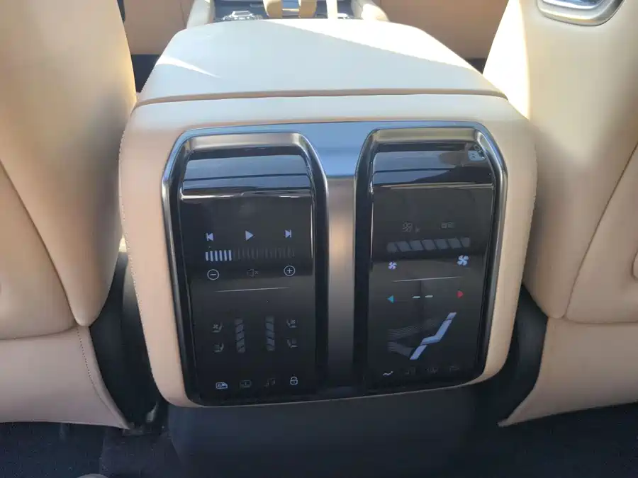 900x675_0_q87_c42_autohomecar__ChxpV2k6kAeAZ_wzAAQFQc2I92M373.jpg.webp Used BYD Leopard 8 2025 Zhiyong flagship version 7 seats