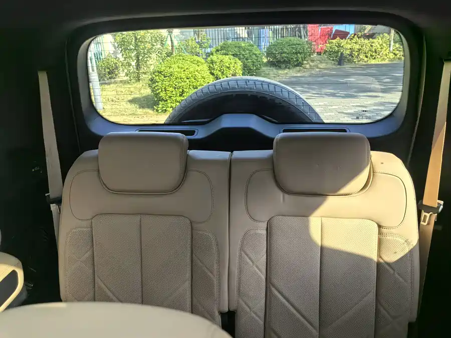 900x675_0_q87_c42_autohomecar__ChxpV2k6kAmAP_vbAAZ9zEISksM959.jpg.webp Used BYD Leopard 8 2025 Zhiyong flagship version 7 seats
