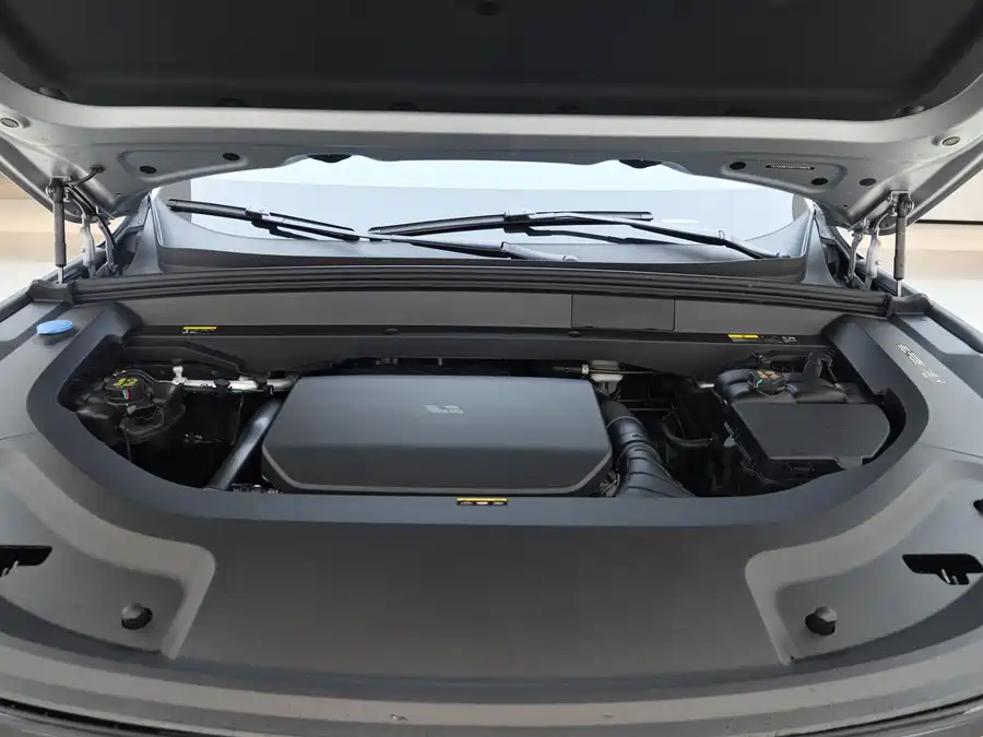900x675_0_q87_c42_autohomecar__ChxpV2k7iByAAD_tAAcE-xvWaj4513.jpg.webp Used Li Auto L8 2023 Pro