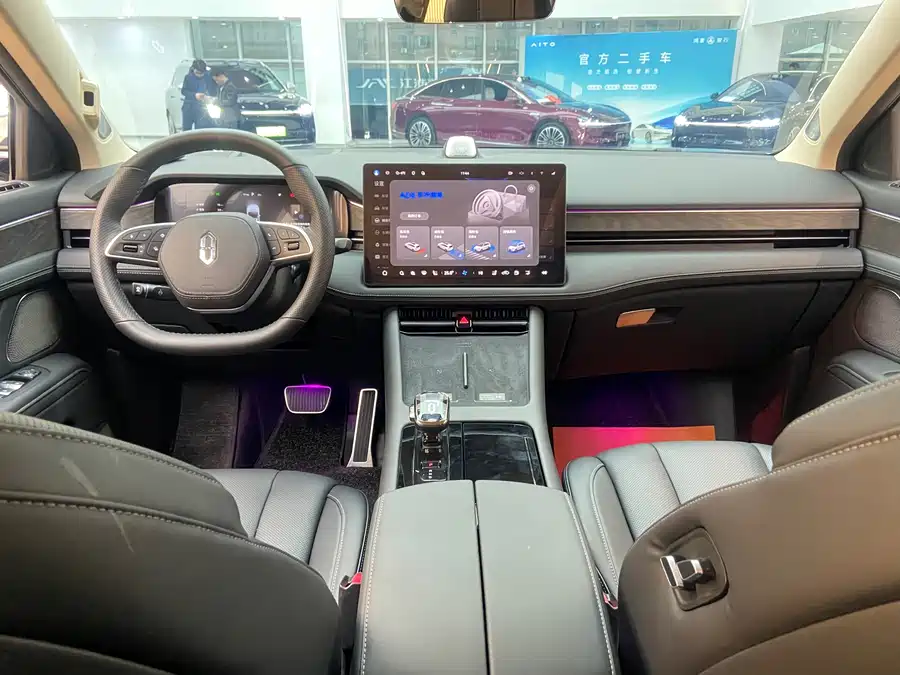 900x675_0_q87_c42_autohomecar__ChxpV2k89f-Ad1niAAmySEftN7Q917.jpg.webp Used HUAWEI AITO M7 2024 1.5T Intelligent Driving Four-wheel Drive Max Edition 5 Seats