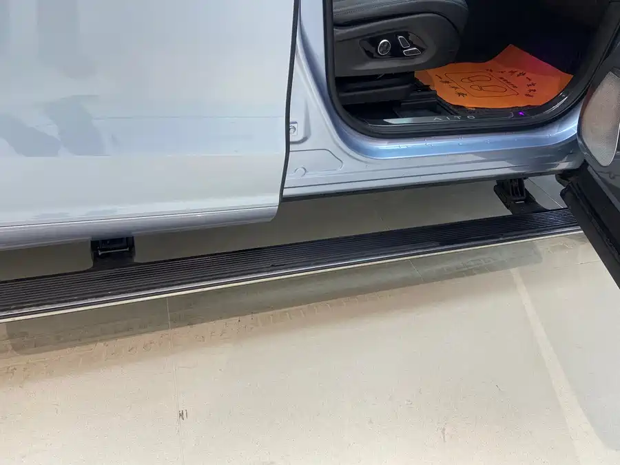 900x675_0_q87_c42_autohomecar__ChxpV2k89f2AO9ZNAAfJ0iI1GSY301.jpg.webp Used HUAWEI AITO M7 2024 1.5T Intelligent Driving Four-wheel Drive Max Edition 5 Seats