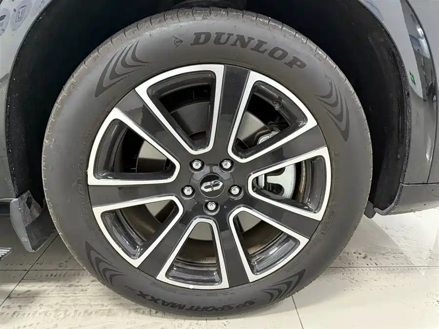 900x675_0_q87_c42_autohomecar__ChxpV2k8CgOABCZyAAIh4vrnZvg237.jpg.webp Used HUAWEI AITO M7 2024 1.5T Smart Driving Rear Drive Pro Version 5 Seats