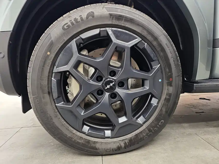 900x675_0_q87_c42_autohomecar__ChxpV2k8NSiAG76OAAogd0auTps100.jpg.webp Used BYD Leopard Titanium 7 2025 190KM four-wheel drive Ultra version