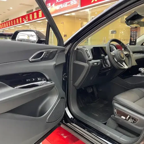 900x675_0_q87_c42_autohomecar__ChxpV2kFg_mAOHNmAArAfR9AK6w439.jpg.webp Used Hongqi HS3 PHEV 2025 117km Jinwei Edition