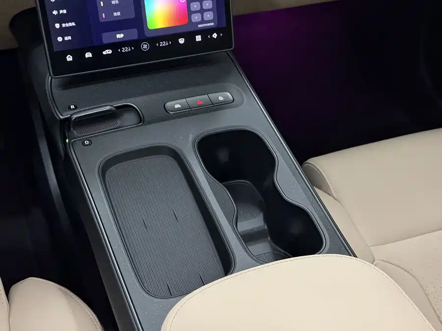 900x675_0_q87_c42_autohomecar__ChxpV2kGKL2AC2c3AAQ0ckzA6Vc211.jpg.webp Used NIO ET5T 2024 model 75kWh Touring