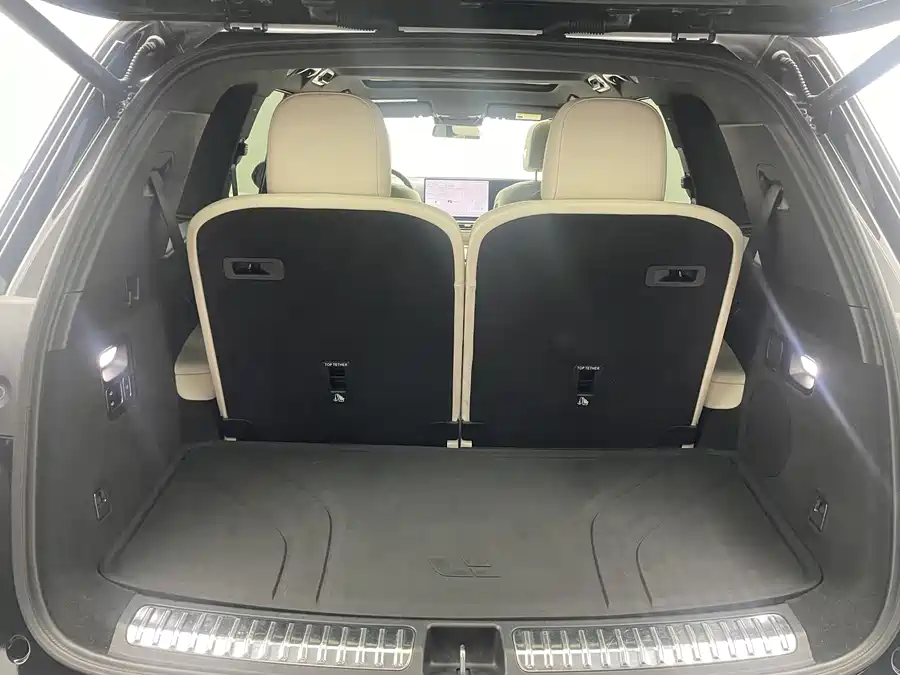 900x675_0_q87_c42_autohomecar__ChxpV2kIHWmAI9uSAATPbcfBsP8824.jpg.webp Used Li Auto L8 2023 Pro