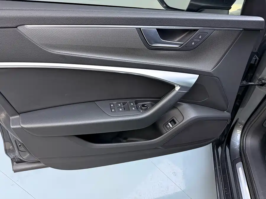 900x675_0_q87_c42_autohomecar__ChxpV2kKv8CAaK04AAou694QzLg921.jpg.webp Used Audi A6L 2019 40 TFSI luxury and dynamic model