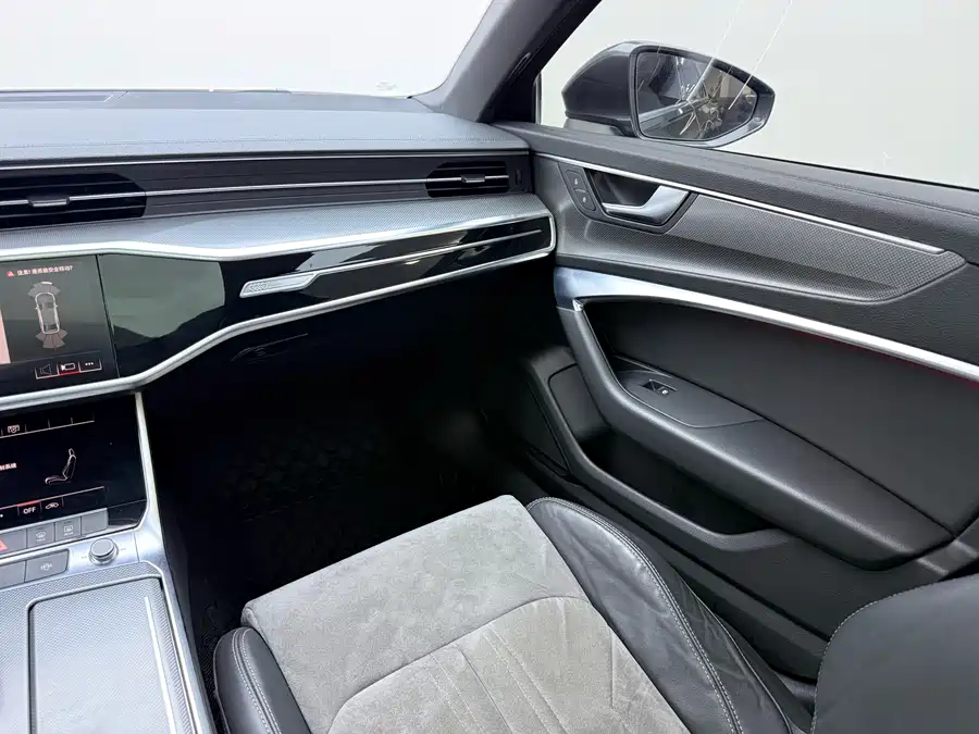 900x675_0_q87_c42_autohomecar__ChxpV2kKv8WAIpz8AAmRE0ziSCw634.jpg.webp Used Audi A6L 2019 40 TFSI luxury and dynamic model