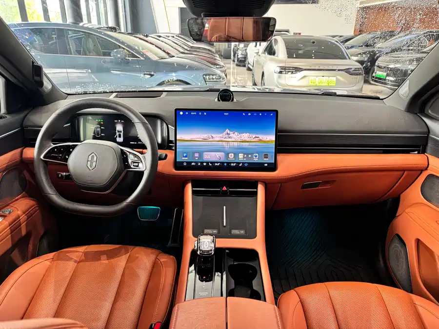 900x675_0_q87_c42_autohomecar__ChxpV2kLPOeACSYeAAudnoJRAHE310.jpg.webp Used HUAWEI AITO M7 2024 1.5T Intelligent Driving Four-wheel Drive Ultra Version 5 Seats