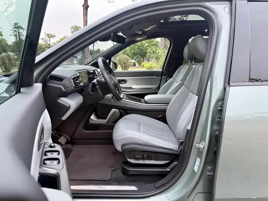 900x675_0_q87_c42_autohomecar__ChxpV2kOMAOAZT0LAAhnVGAsJNU035.jpg.webp Used NIO ES8 2020 580KM seven-seater version