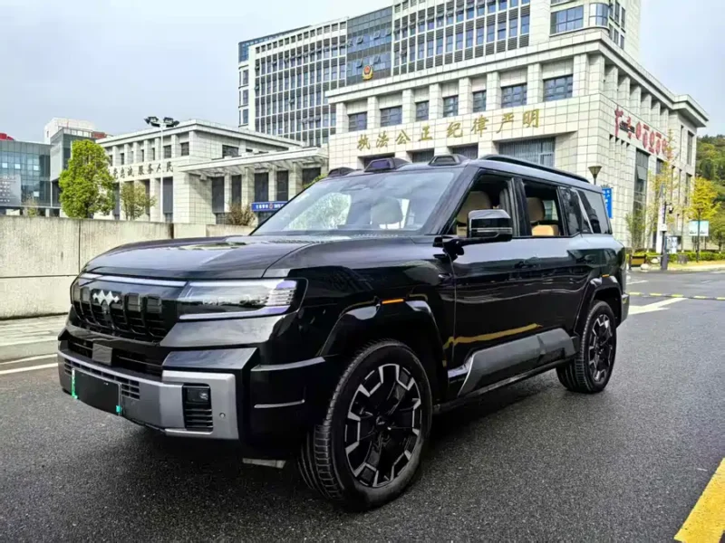 900x675_0_q87_c42_autohomecar__ChxpV2kQQOGAN9pOAAuZBNc3tGA041.jpg.webp Used BYD Leopard 8 2025 Zhiyong flagship version 7 seats