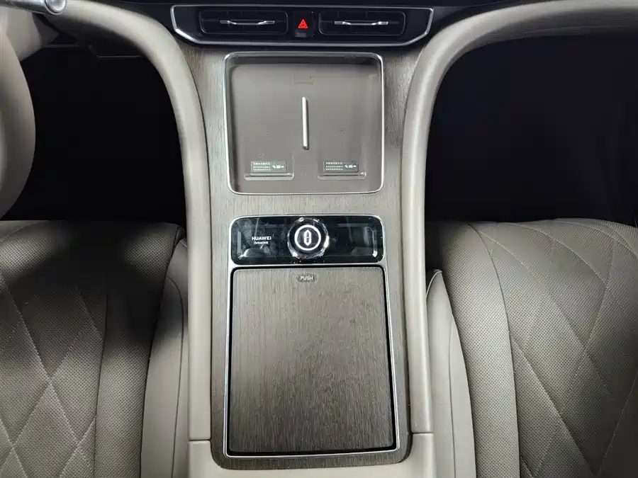 Used AITO M9 2024 extended range Ultra version 52kWh 5-seater version