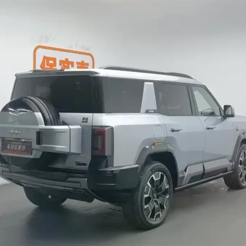 900x675_0_q87_c42_autohomecar__ChxpV2kVp-OAO_EgAAEeHe1ZAEw409.jpg.webp Used BYD Leopard 8 2025 Zhiyong flagship version 7 seats