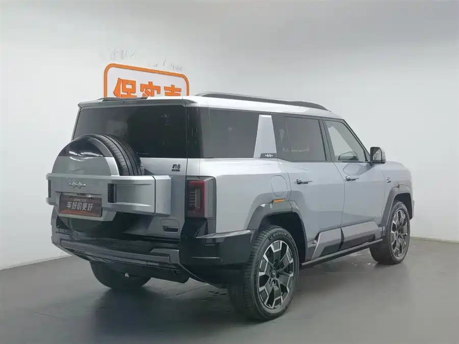 900x675_0_q87_c42_autohomecar__ChxpV2kVp-OAO_EgAAEeHe1ZAEw409.jpg.webp Used BYD Leopard 8 2025 Zhiyong flagship version 7 seats