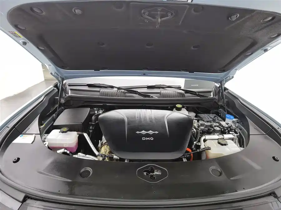 900x675_0_q87_c42_autohomecar__ChxpV2kVp-mAYlElAAHDd3c7Vv0547.jpg.webp Used BYD Leopard 8 2025 Zhiyong flagship version 7 seats